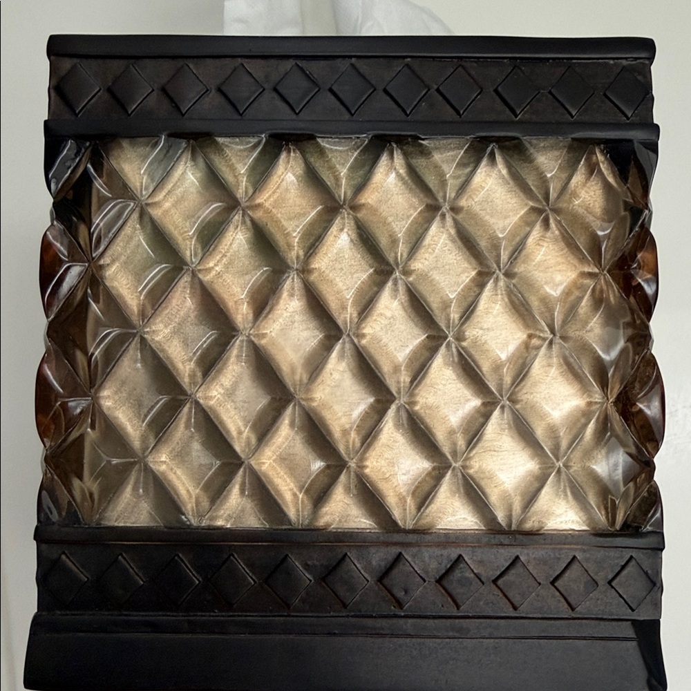Elegant Brown Tissue Box Holder - Picture 3 of 6